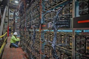 La ANDE sostiene que las mineras de Bitcoin siguen en Paraguay, pero informes indican lo contrario