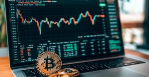 Volúmenes de negociación de criptomonedas registran tendencia alcista en agosto