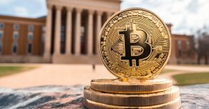 Senador de Oklahoma presenta proyecto para adoptar Bitcoin como alternativa al dólar