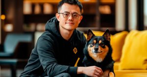 La memecoin del perro de CZ gana una competencia y podría llegar a Binance
