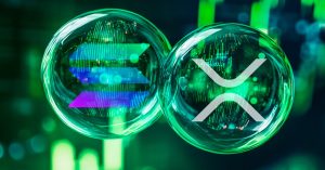 Solana y XRP ahora en el índice de Nasdaq: Grandes oportunidades en altcoins