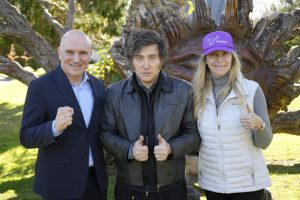 Javier Milei impulsa ley para prohibir emisión monetaria, bitcoiners aplauden y los mercados miran con cautela