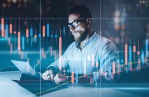 Trader con historial de 100% de aciertos apuesta en estas 3 criptomonedas