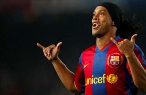 A espera acabou! Ronaldinho Soccer Coin, moeda apoiada pelo "bruxo", é oficialmente lançada