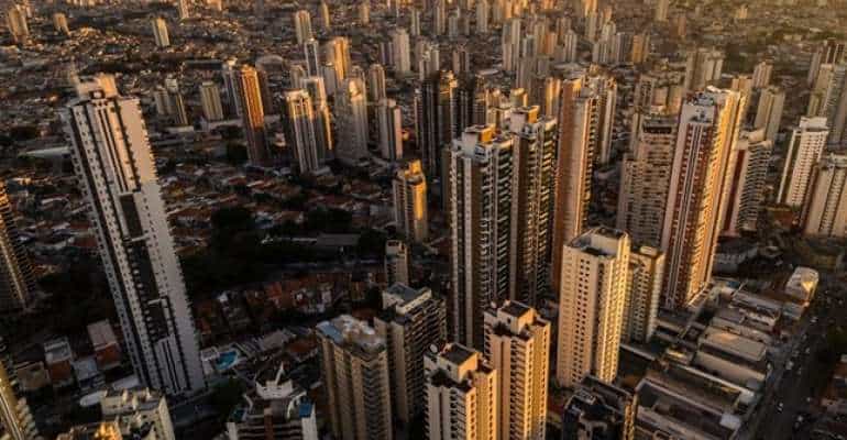 Bolsa de Valores do Brasil destaca blockchain em painel sobre finanças em São Paulo