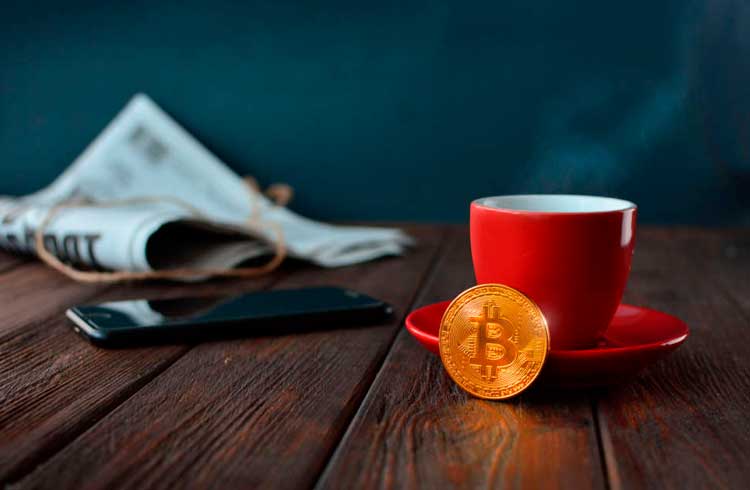 Pagando por uma xícara de café com criptomoedas