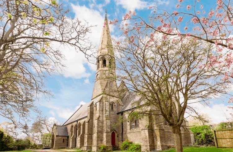 Antiga igreja britânica está à venda e pode ser paga em Bitcoin