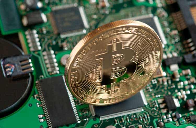Demanda por equipamentos de mineração de Bitcoin permanece forte