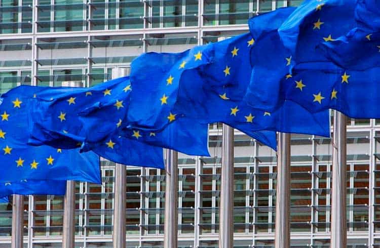 União Europeia planeja sistema de pagamentos instantâneos para reduzir dependência dos EUA