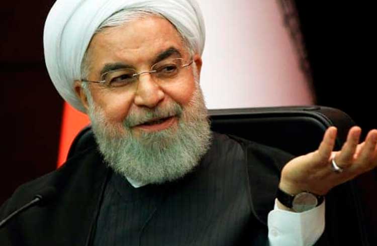 Presidente do Irã propõe uso de criptomoedas a nações muçulmanas como alternativa ao dólar