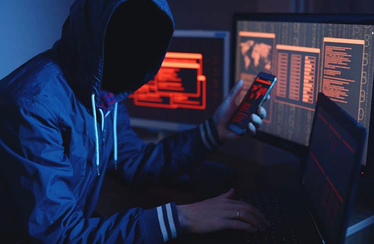 Hackers se passam pela Receita Federal em novo phishing focado em roubar criptomoedas