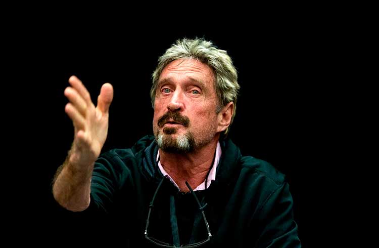 John McAfee ataca o Bitcoin: "é a verdadeira shitcoin"