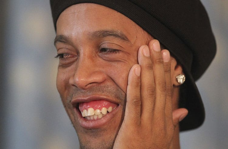 Ronaldinho Gaúcho é processado por envolvimento com a 18kRonaldinho