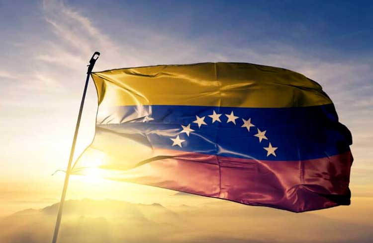 Venezuela fixa sobretaxa de até 25% em compras com criptomoedas diferentes do Petro