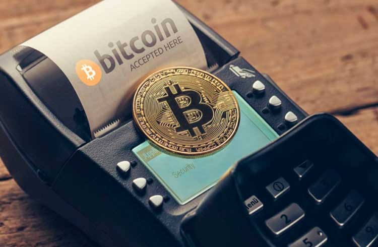 Especialista sugere cautela ao pagar com Bitcoin no comércio