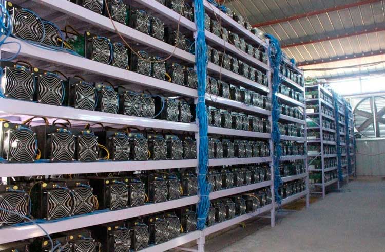 Fabricantes de ASIC queimam estoque devido ao preço do Bitcoin