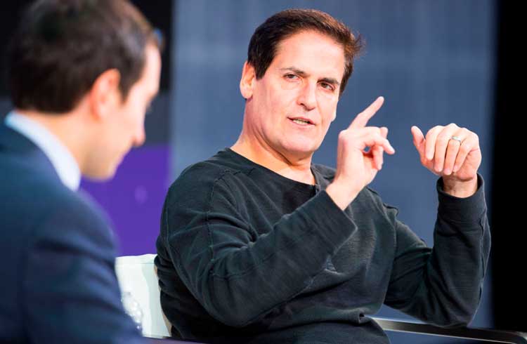 É mais fácil trocar bananas do que comprar algo com Bitcoin, afirma Mark Cuban