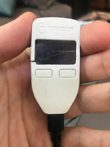 Trezor quebra e usuário não tem as palavras de recuperação