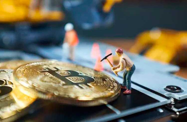 Pools de mineração de Bitcoin esperam queda no hashrate com ativação do halving