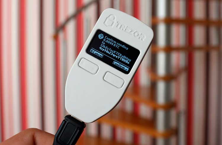 Trezor quebra e usuário não tem as palavras de recuperação; Entenda o caso