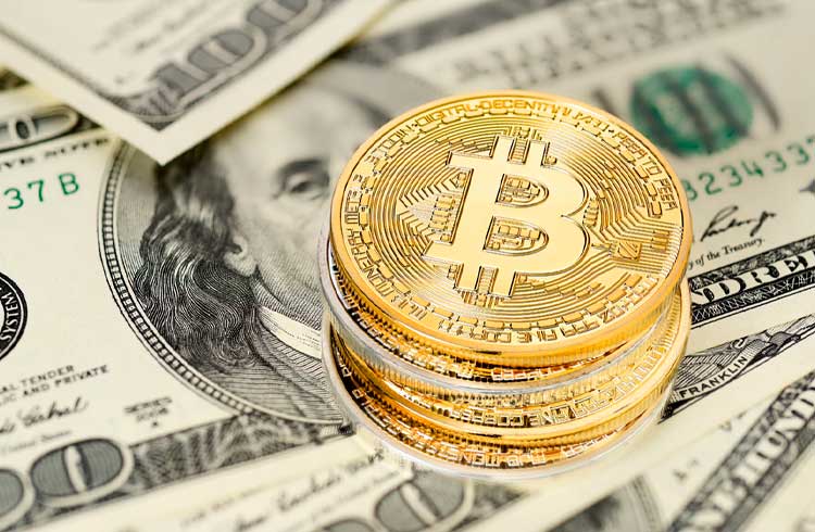 Bitcoin sente queda do dólar enquanto Ibovespa se aproxima de 100 mil pontos