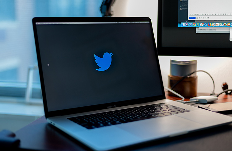 Twitter explica invasão e golpes com Bitcoin executados por hackers