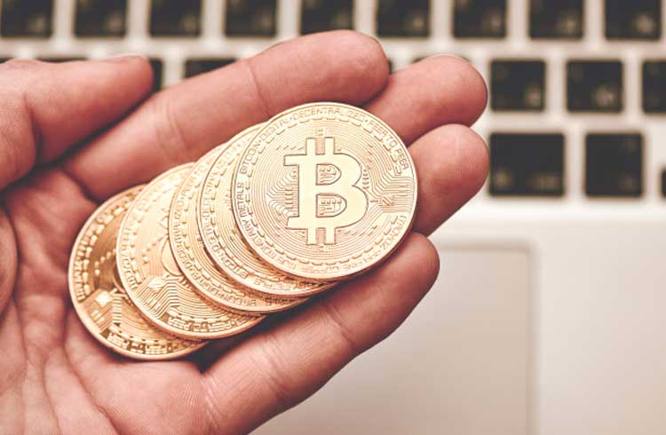 Bitcoin pode superar R$ 70.000 em breve, afirma analista da Fundstrat