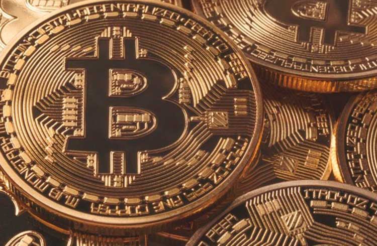 Bitcoin valoriza 6% e passa dos R$ 56.000 nesta terça-feira