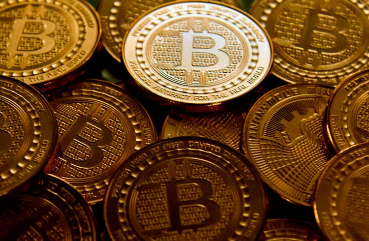 Dentista investigado por pirâmide de Bitcoin movimentou R$ 5 milhões no DF