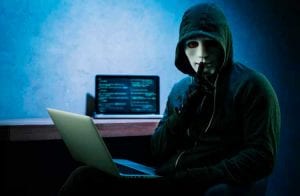 Hacker brasileiro faz pirâmide financeira devolver dinheiro de investidores