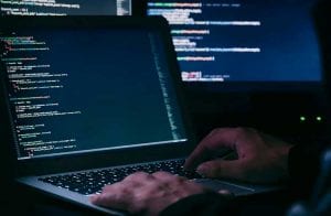 Hacker recupera R$ 83.000 em criptomoedas roubadas de vítima