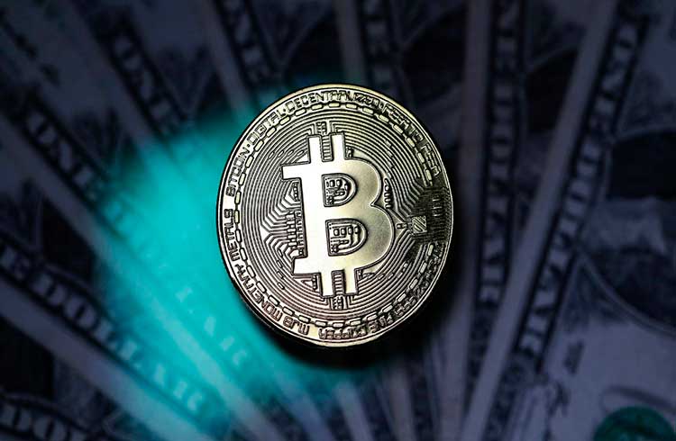 Bitcoin quase em R$ 63.000; Ethereum ultrapassa os R$ 2.100