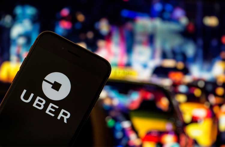 Chefe de segurança da Uber pagou R$ 500 mil em Bitcoin para encobrir hack, descobriu o FBI