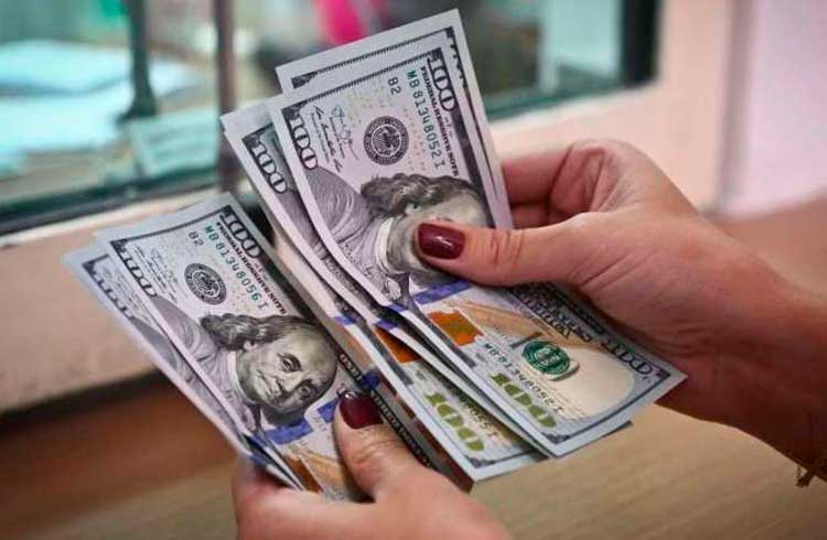 Economistas fazem previsão: dólar mais caro e melhora no PIB em 2020