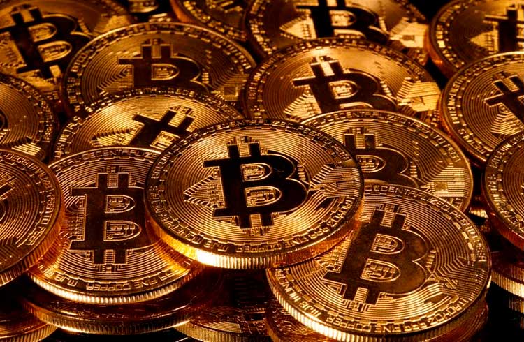 Empresa compra R$ 1,3 bilhão em Bitcoin e valoriza 16% na Nasdaq