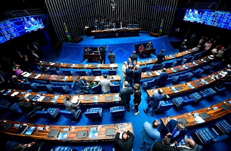 Senado aprova lei que pode frear expansão de fintechs no Brasil