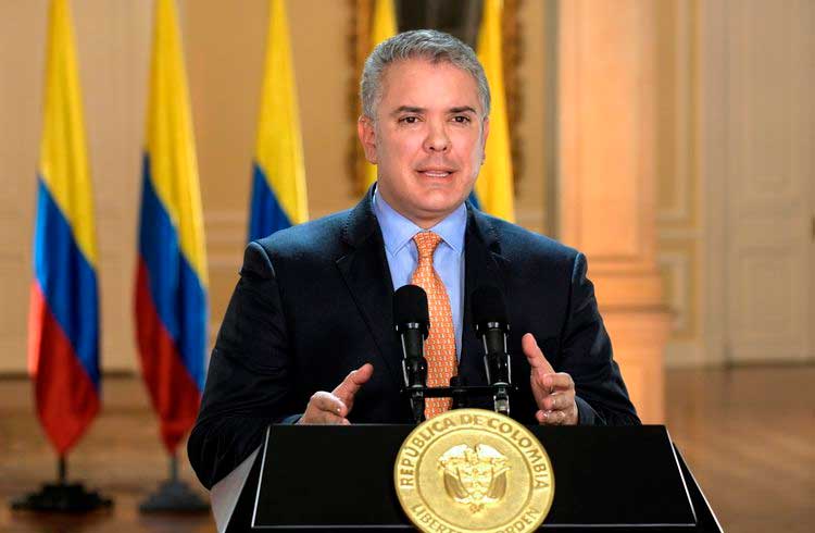 Imagem do presidente da Colômbia é usada em golpe de Bitcoin