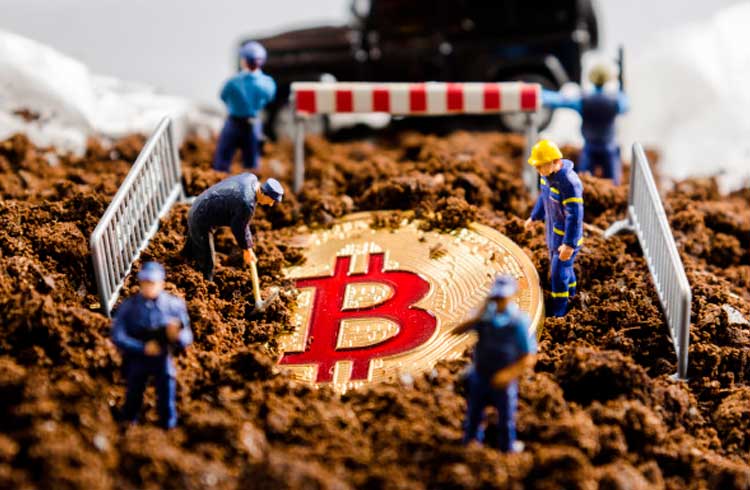 Mineração em alta: Bitcoin atinge novo recorde de hash rate