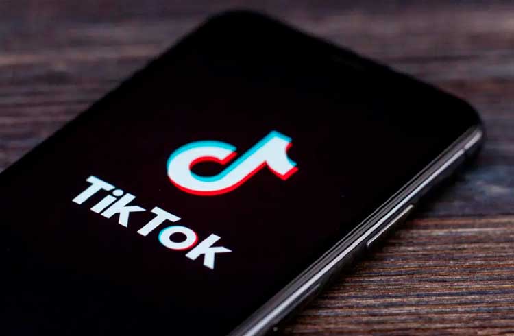 Vitória nos EUA: TikTok firma parceria com Oracle e Walmart