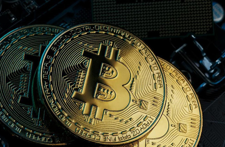 Bitcoin rompe os R$ 65.000; Ethereum acima dos R$ 2.100