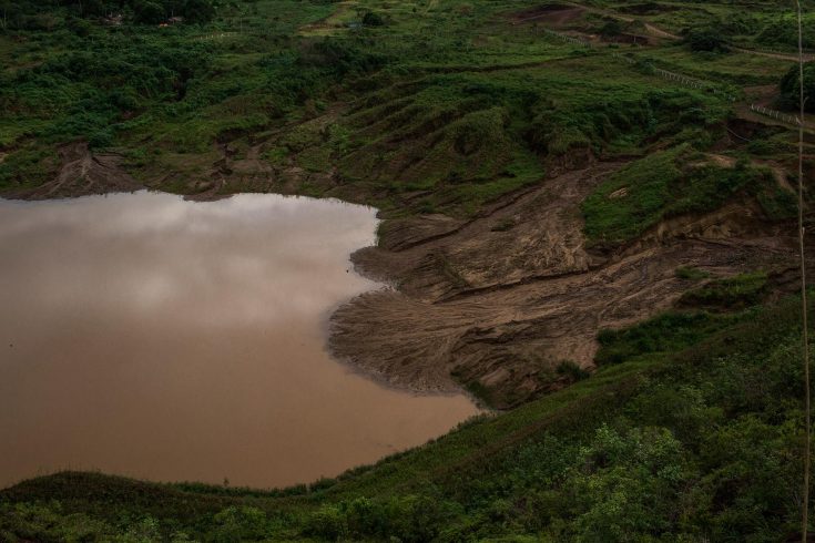 Lago na Serra Pelada