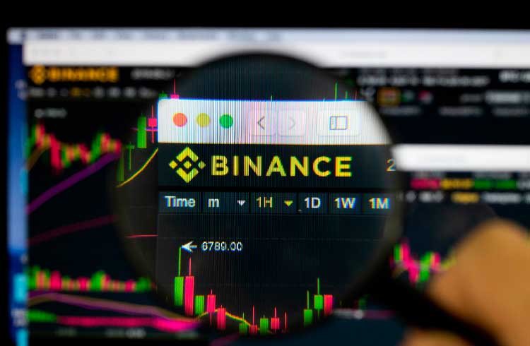 Binance vai começar a reportar movimentações à Receita, diz contadora