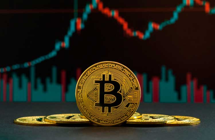 Bitcoin caminha para valer R$ 550 mil em 2025, afirma Bloomberg