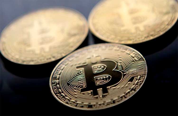 Bitcoin prepara volta aos R$ 77.000; altcoins seguem em queda