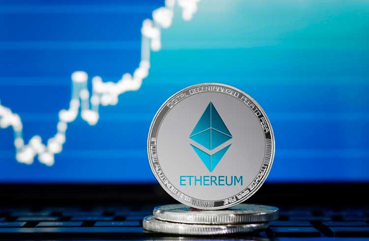 Ethereum pode superar os US$ 1.000 em um mês, afirma analista