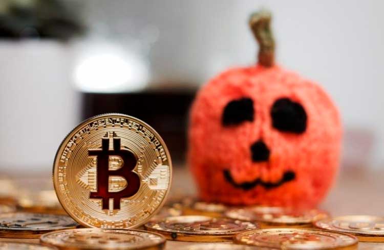 Homem distribui Bitcoin para crianças no Halloween