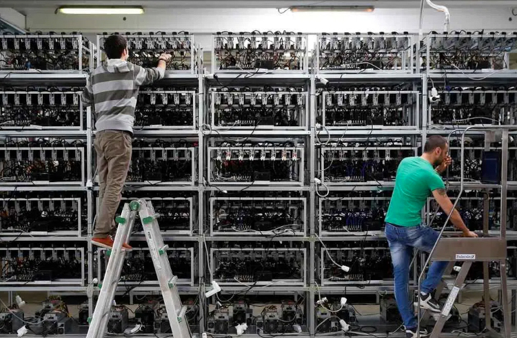 Mineração do Bitcoin tem maior queda de dificuldade em quase 10 anos