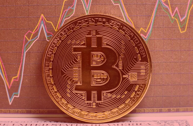 Alta volatilidade: Bitcoin escorrega e criptomoedas corrigem novamente