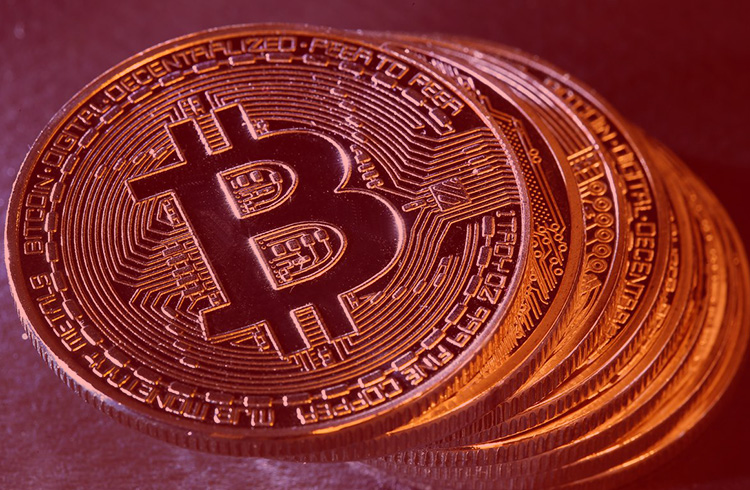 Bitcoin exibe nova correção enquanto NEM sobe 14%