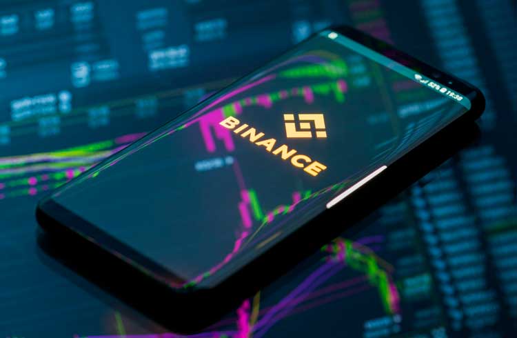 Binance vai dar iPhone 12 e criptomoedas para brasileiros